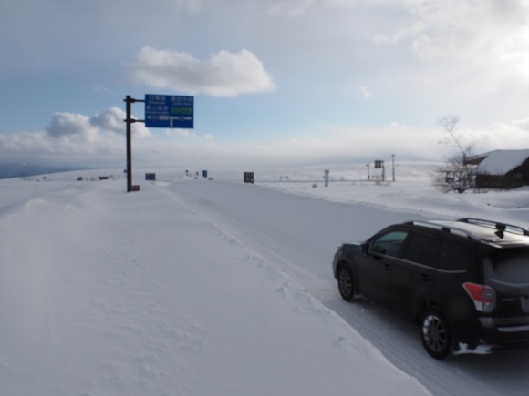 雪原と雪道