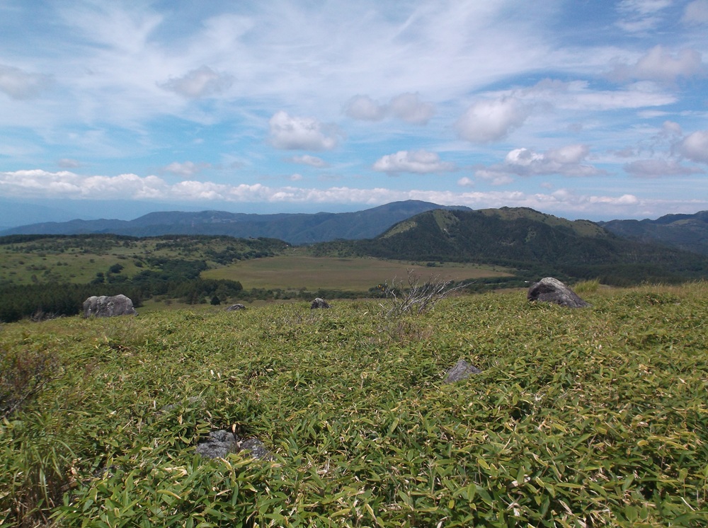 車山湿原から蝶々深山を歩くの画像
