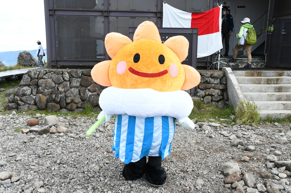 太陽の形が顔になっているキャラクター