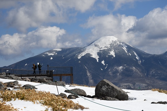 展望テラスと蓼科山