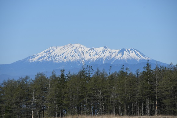 雪をかぶった御嶽山